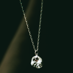 2 skulls necklace