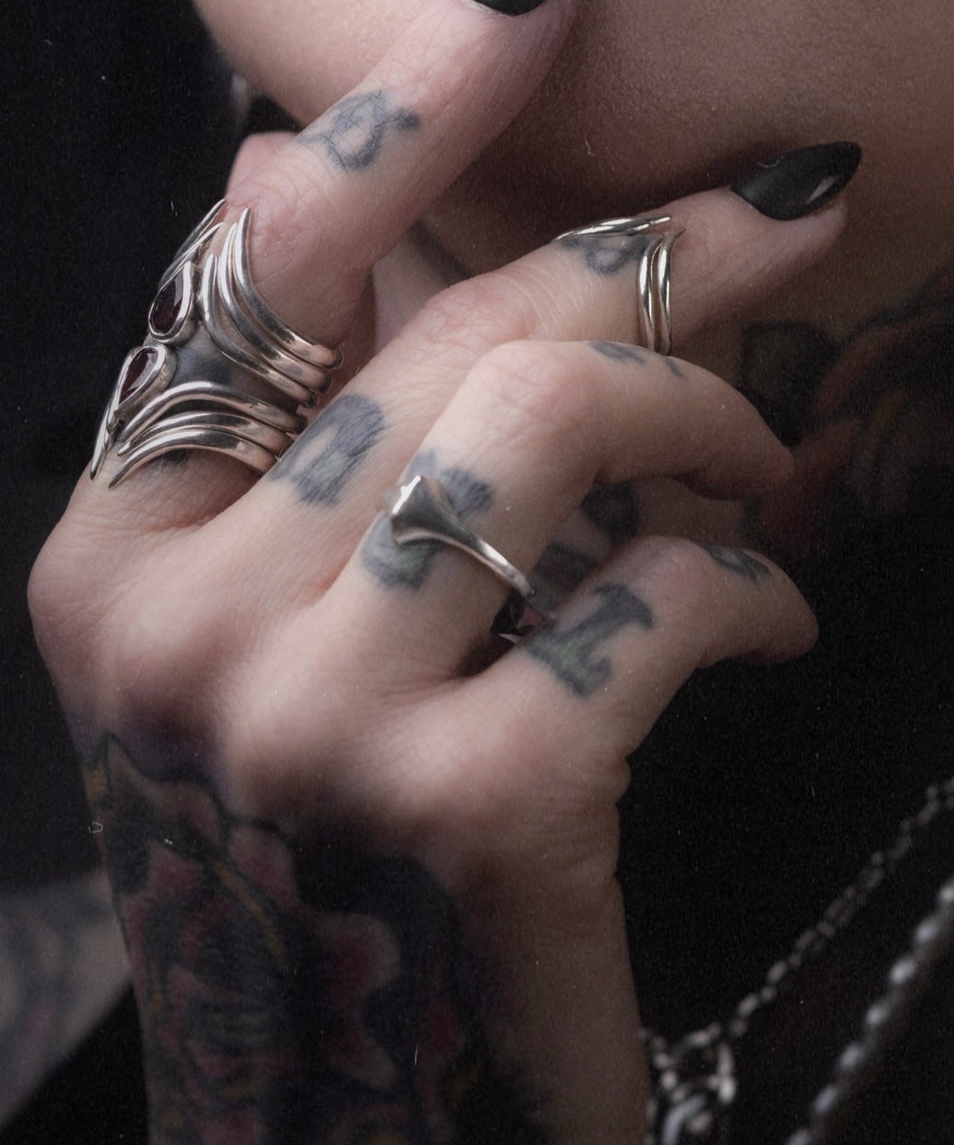 Maidenshield Ring - Sterling Silver Protective Crest Ring