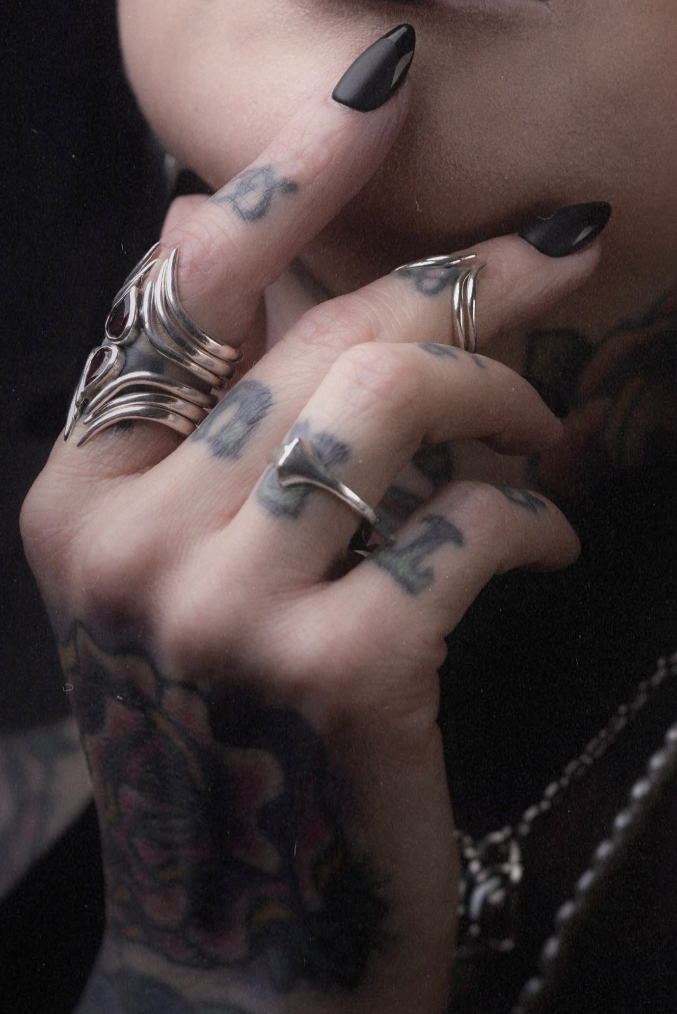 Maidenshield Ring - Sterling Silver Protective Crest Ring