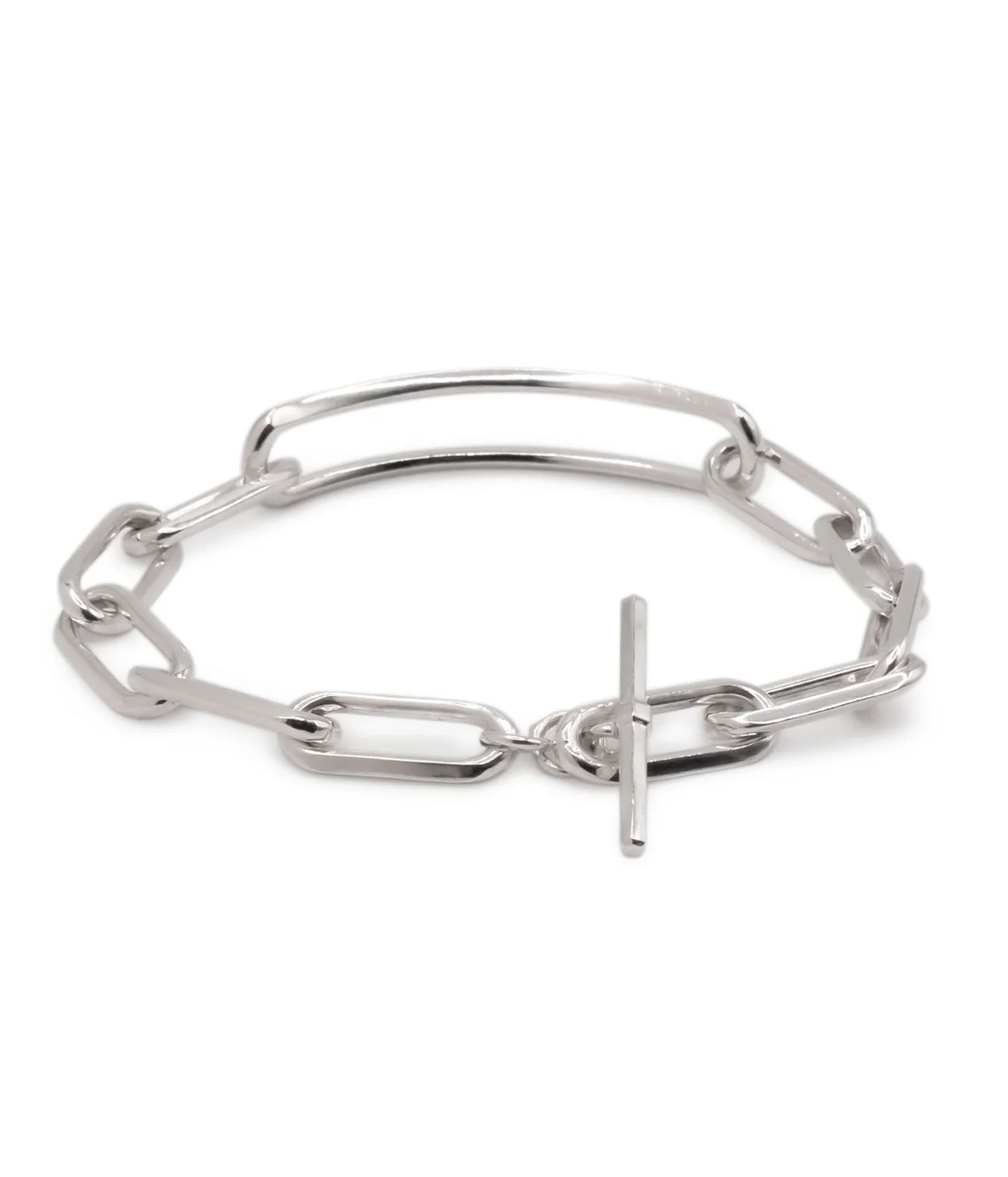 Knife edged chain bracelet with a toggle clasp.