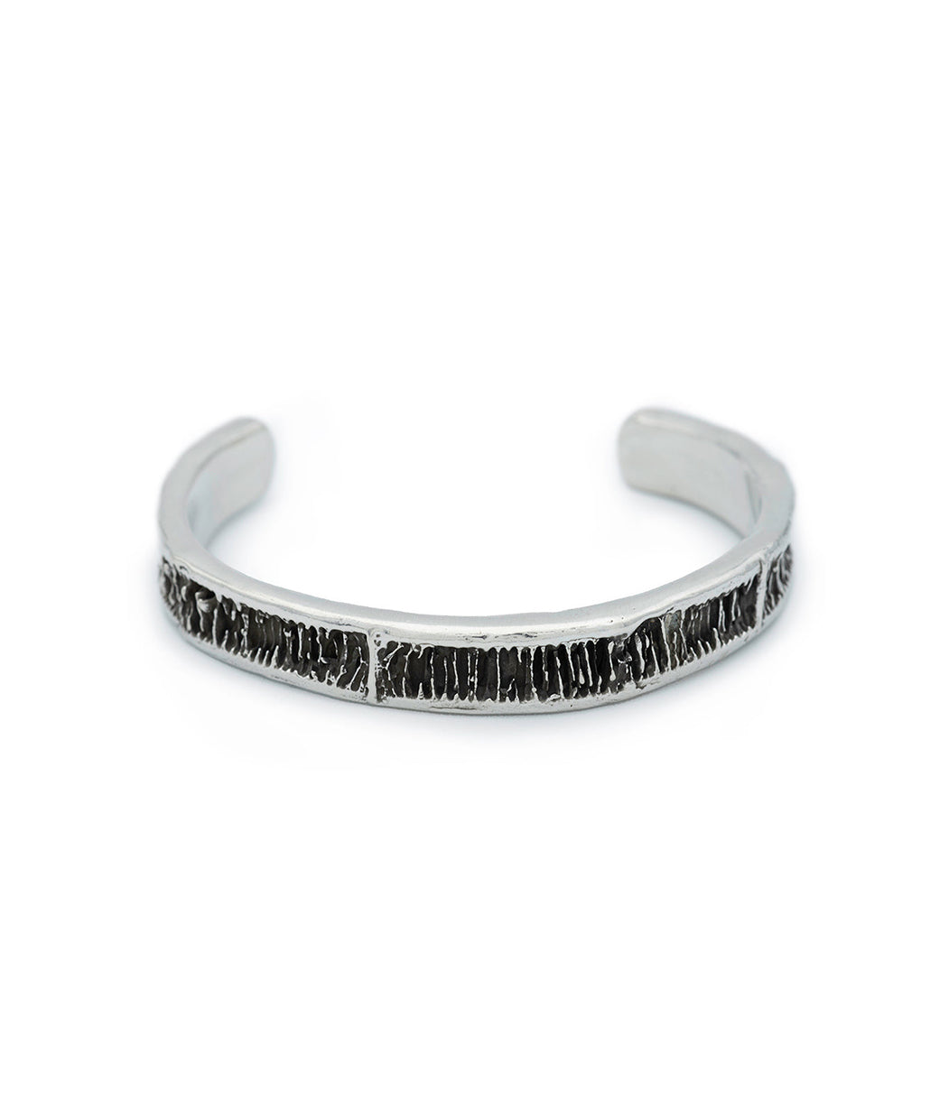 SHARK SPINE CUFF