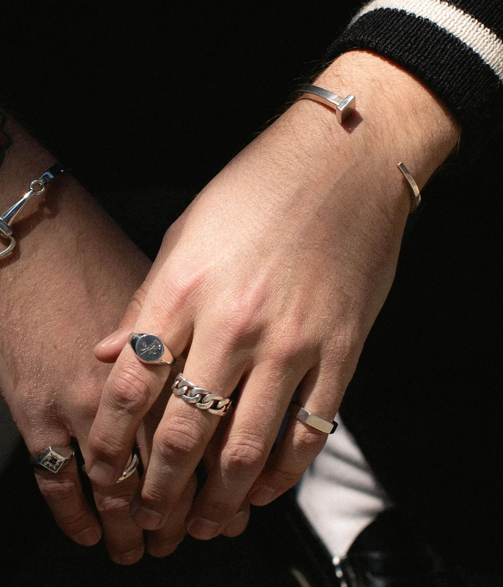 Touch as nails, a strikingly minimalist design defines this bracelet. Its unique and contemporary style serves as a symbol of strength and the celebration of one's individuality