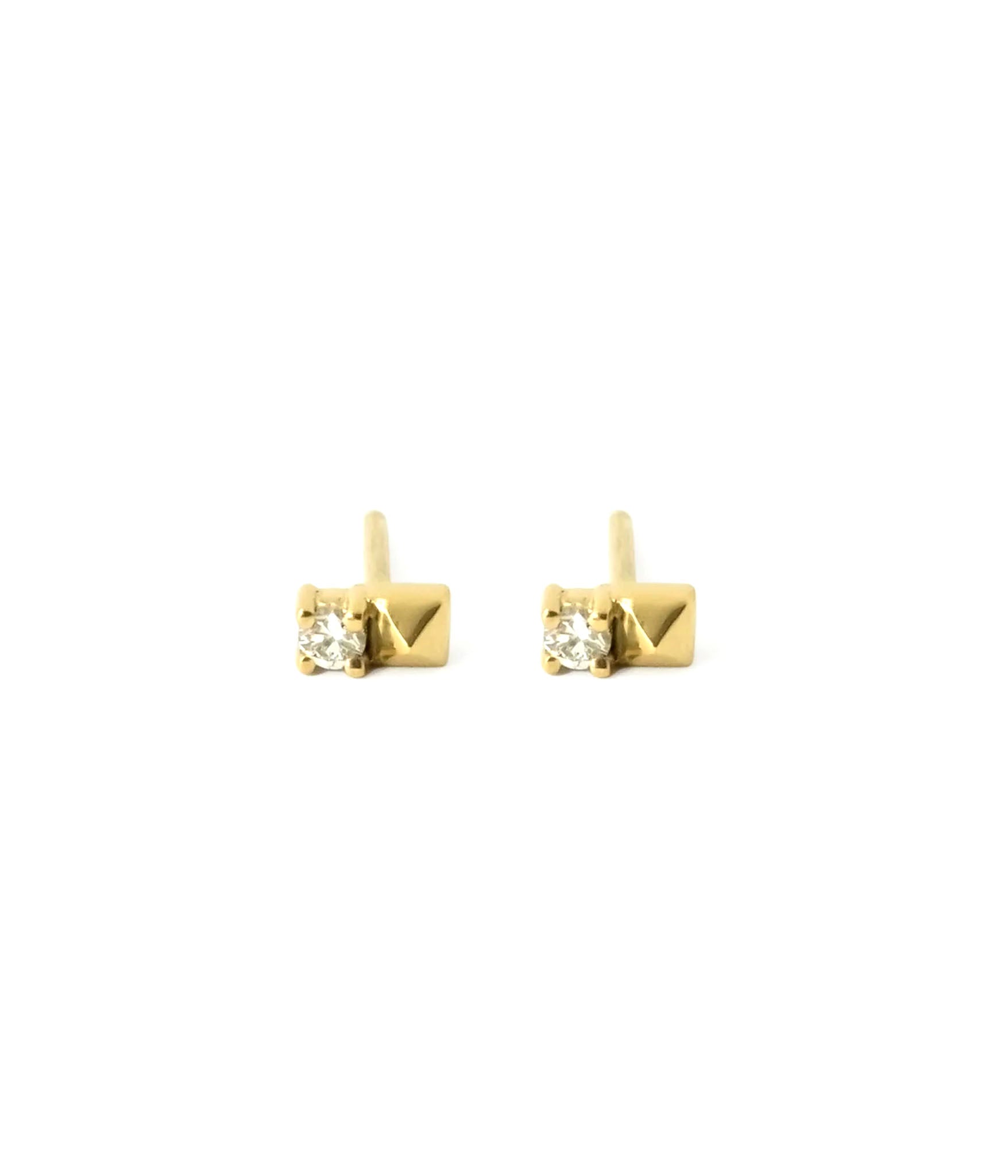 diamond and gold stud earring