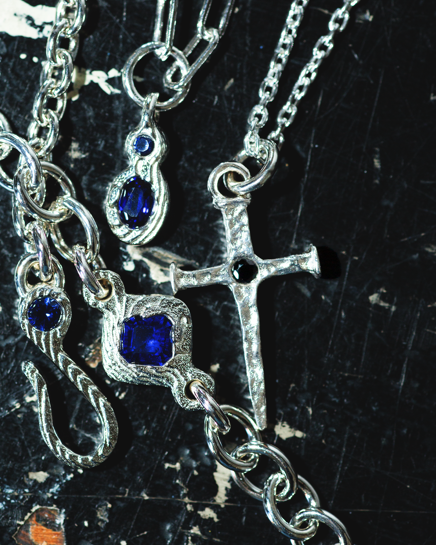 silver nail cross pendnat
