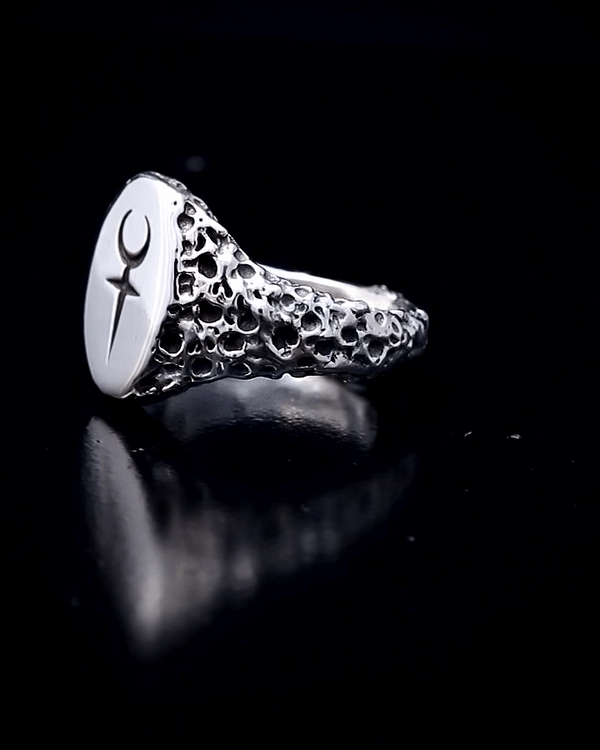 Lilith Lunar Signet Ring - Sterling Silver Moon Goddess Signet Ring