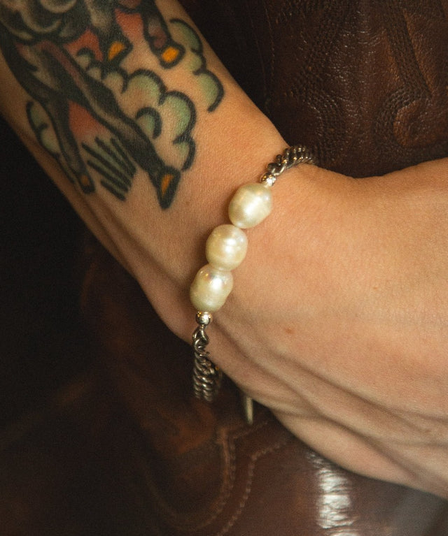 PEARL CURB CHAIN BRACELET