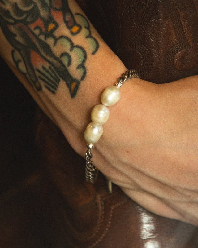 PEARL CURB CHAIN BRACELET