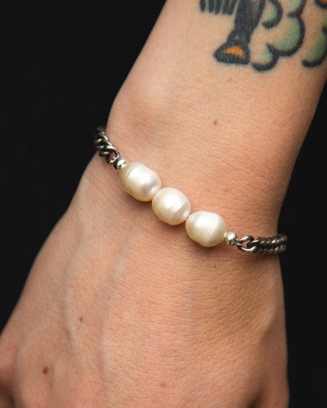 PEARL CURB CHAIN BRACELET