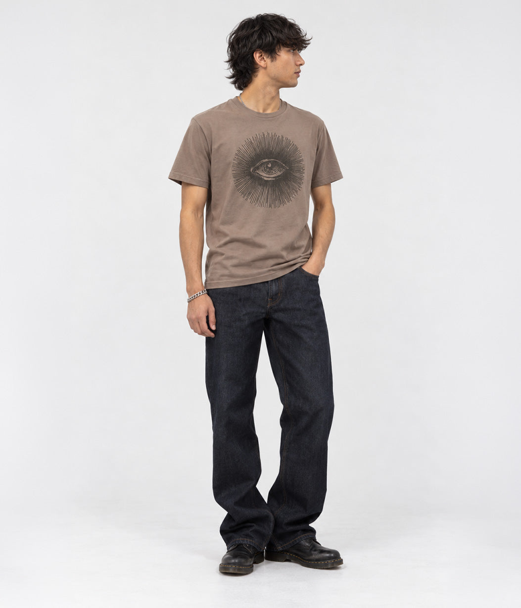 pebble eye tee on model