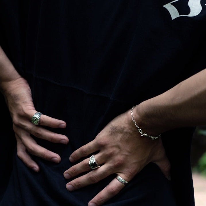 SINGLE LINK BARBED WIRE BRACELET