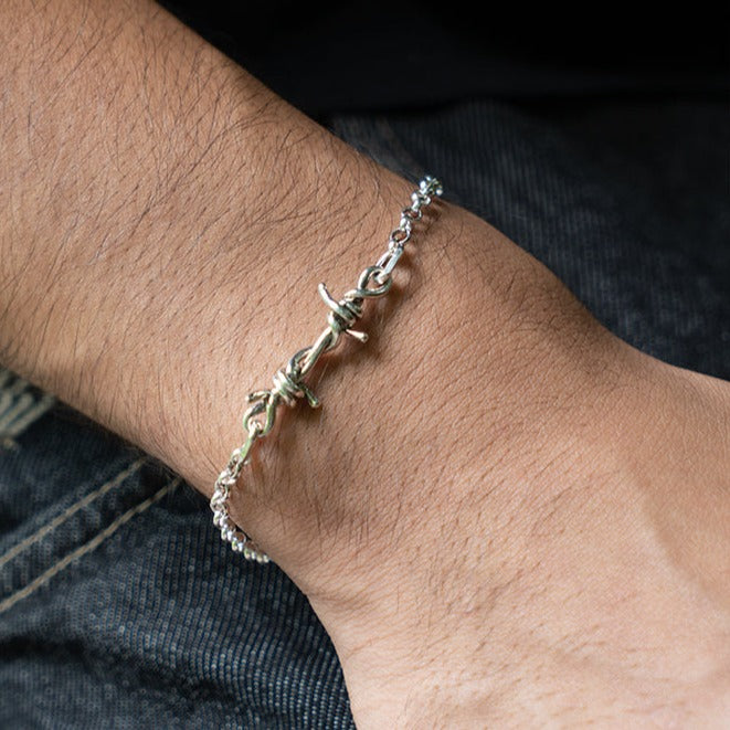 SINGLE LINK BARBED WIRE BRACELET