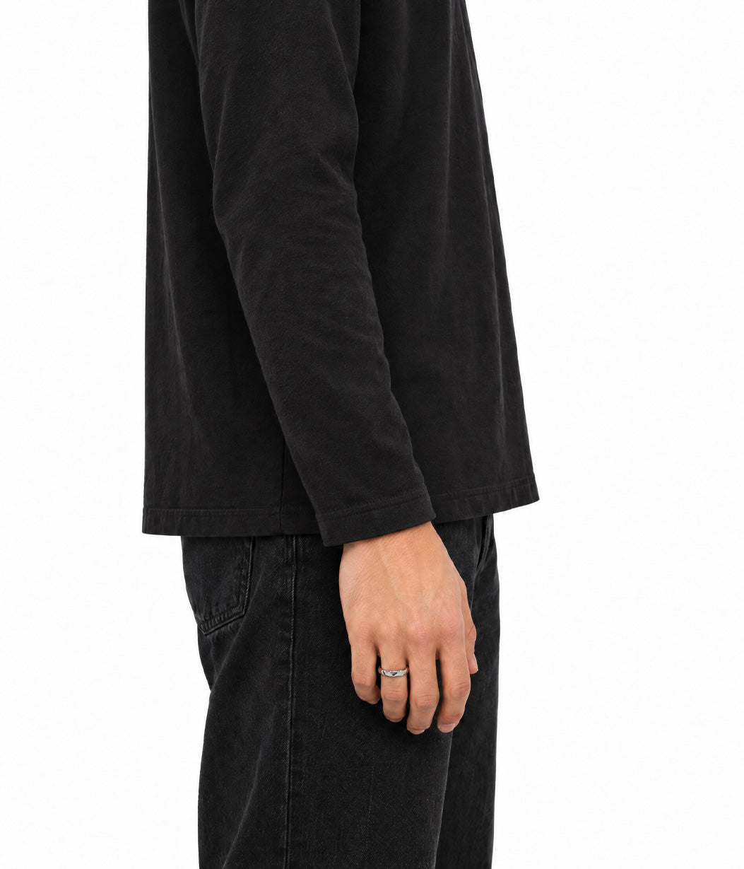 reef band on male model 