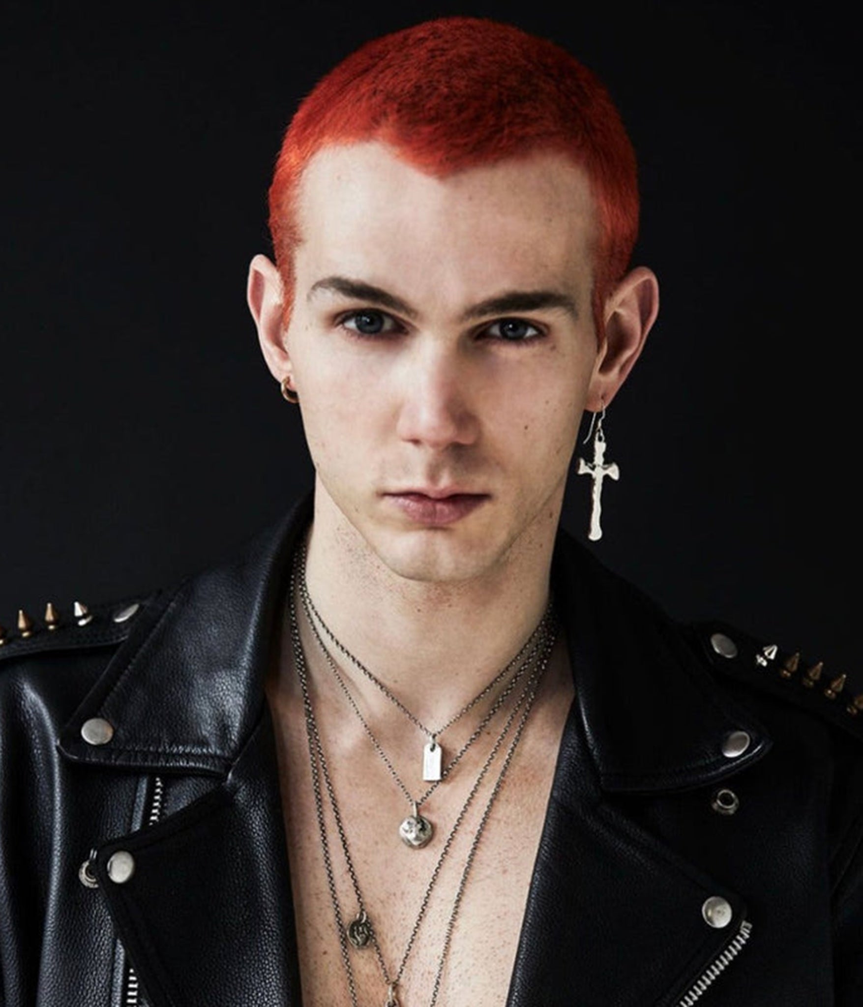 Gravestone _Pendant_Thehunt