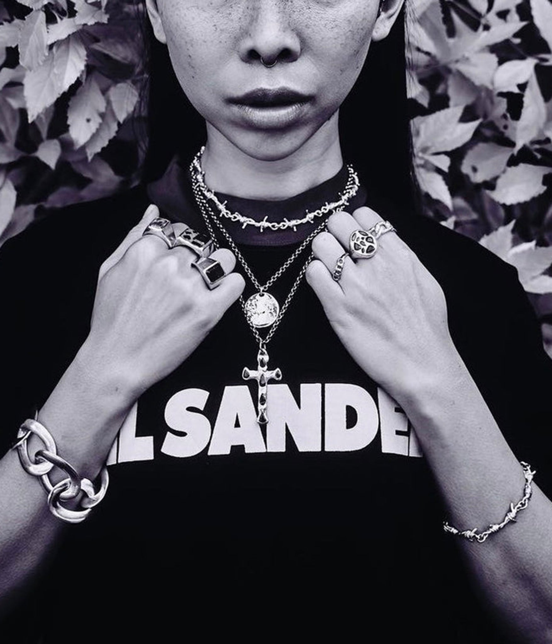 Barbed_Wire_Necklace_Thehunt