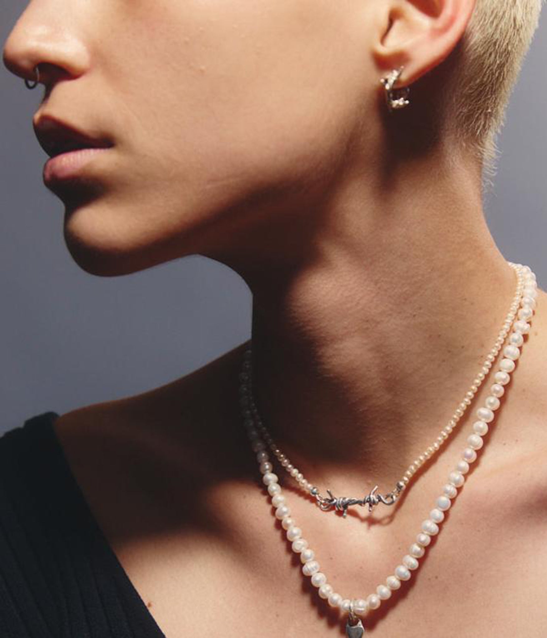 Barbed_Wire_Pearl_Necklace_Thehunt