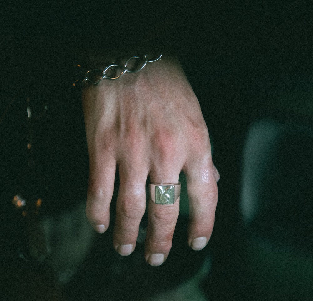 Bootleg Bunny Signet - The Hunt