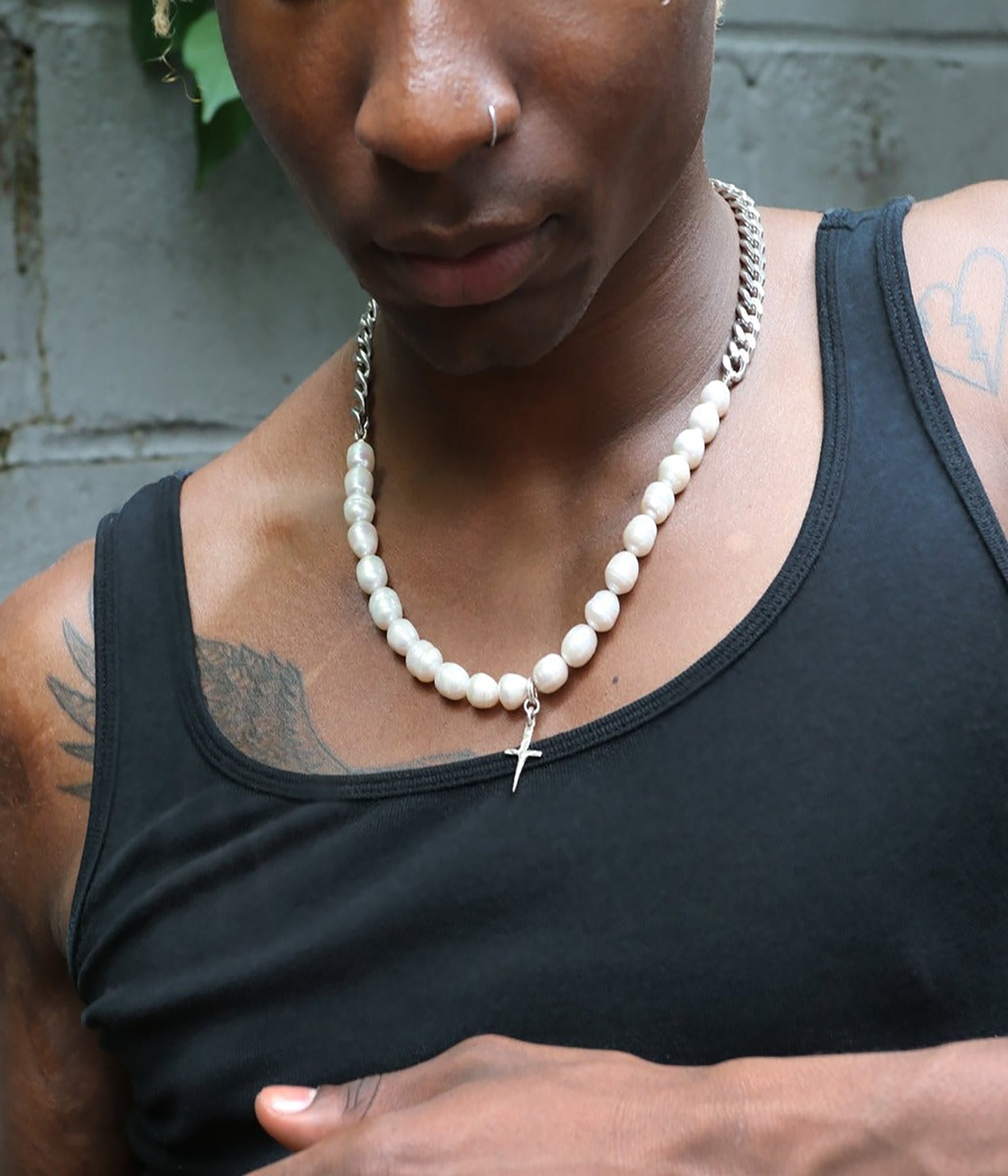 Curb_chain_pearl_necklace _ Thehunt