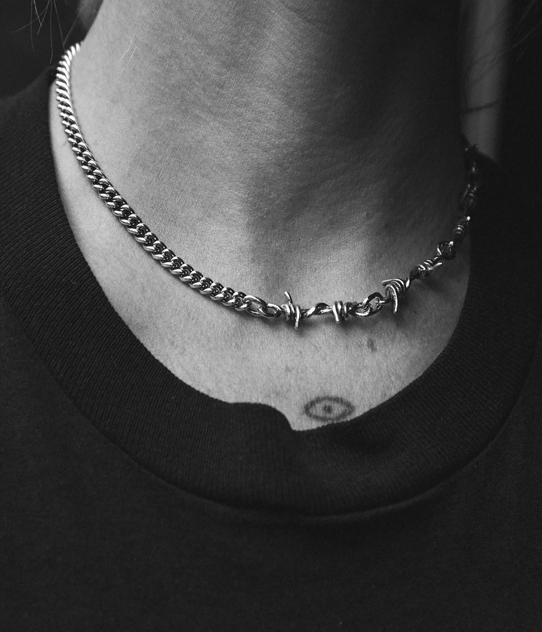 half_and_half_barbed_wire_curb_chain _ thehunt