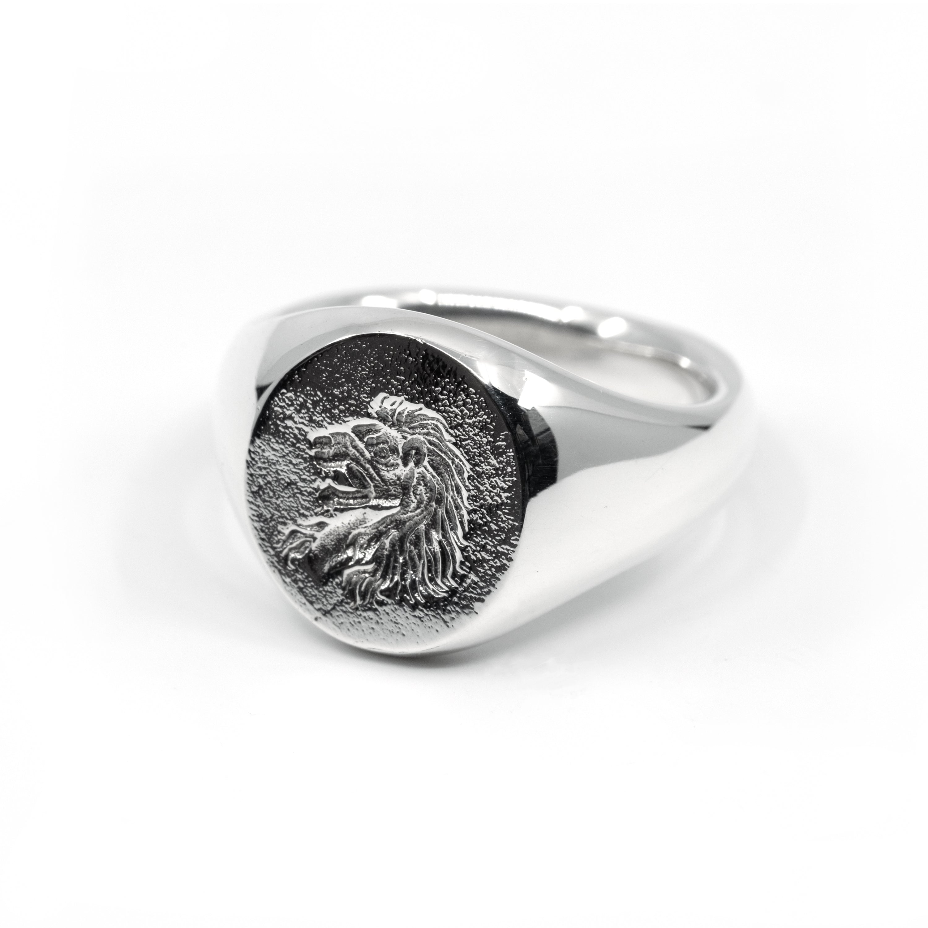 Lion Signet – The Hunt