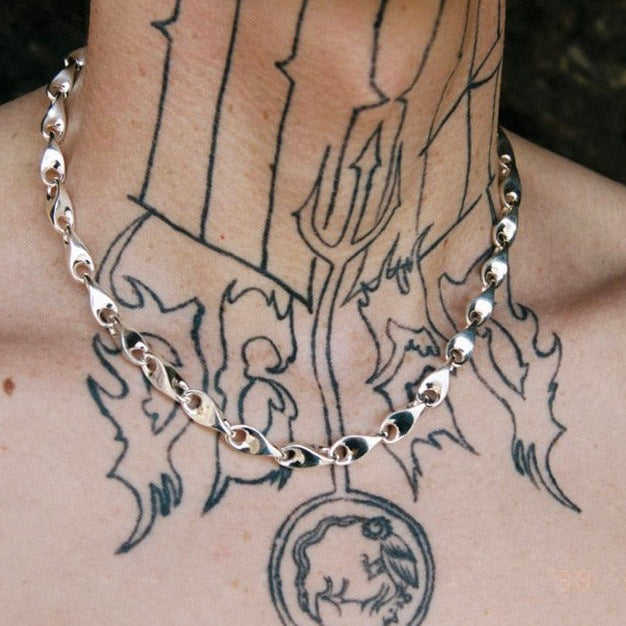 Teardrop Necklace – The Hunt