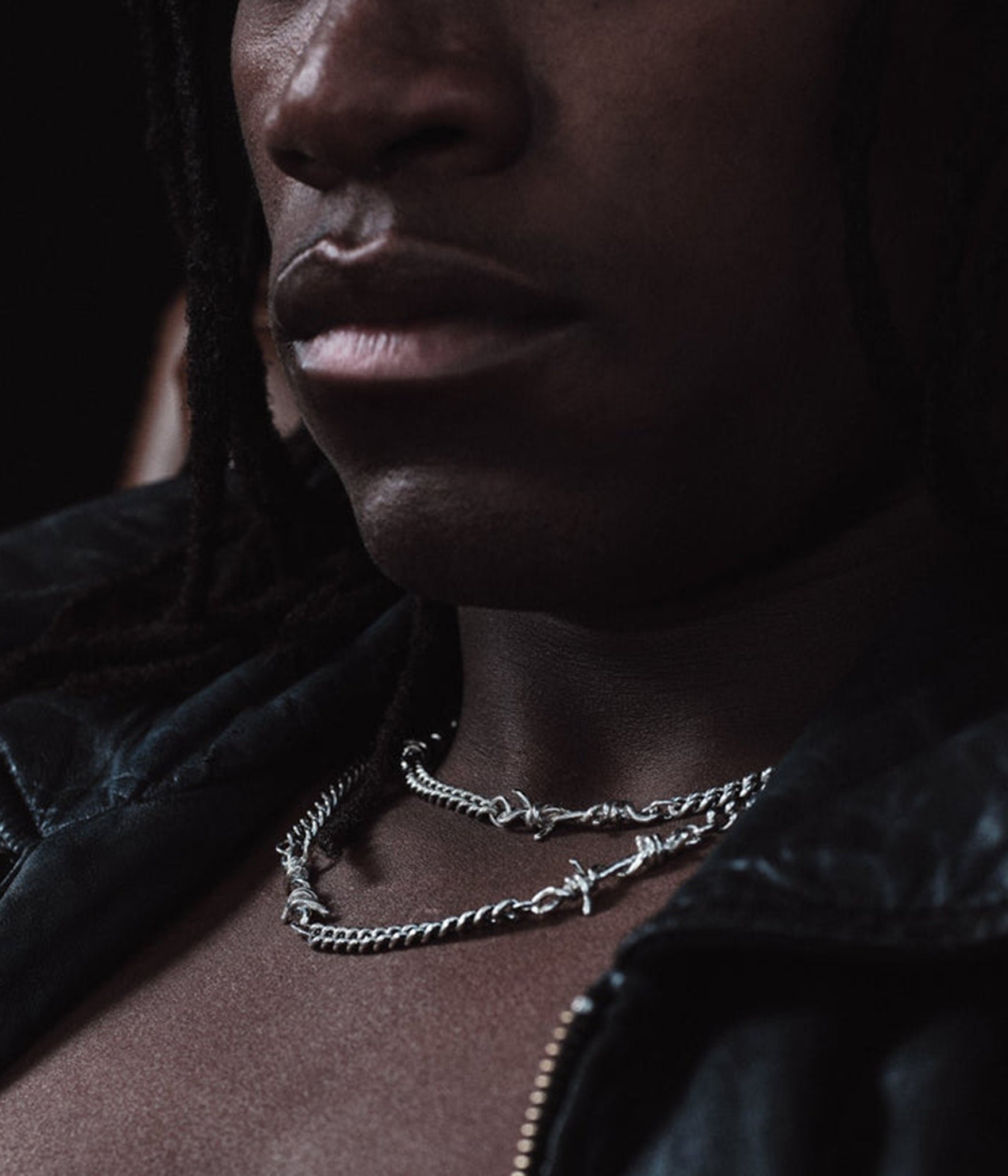 Triple_Link_Barbed_Wire_Curb_Thehunt