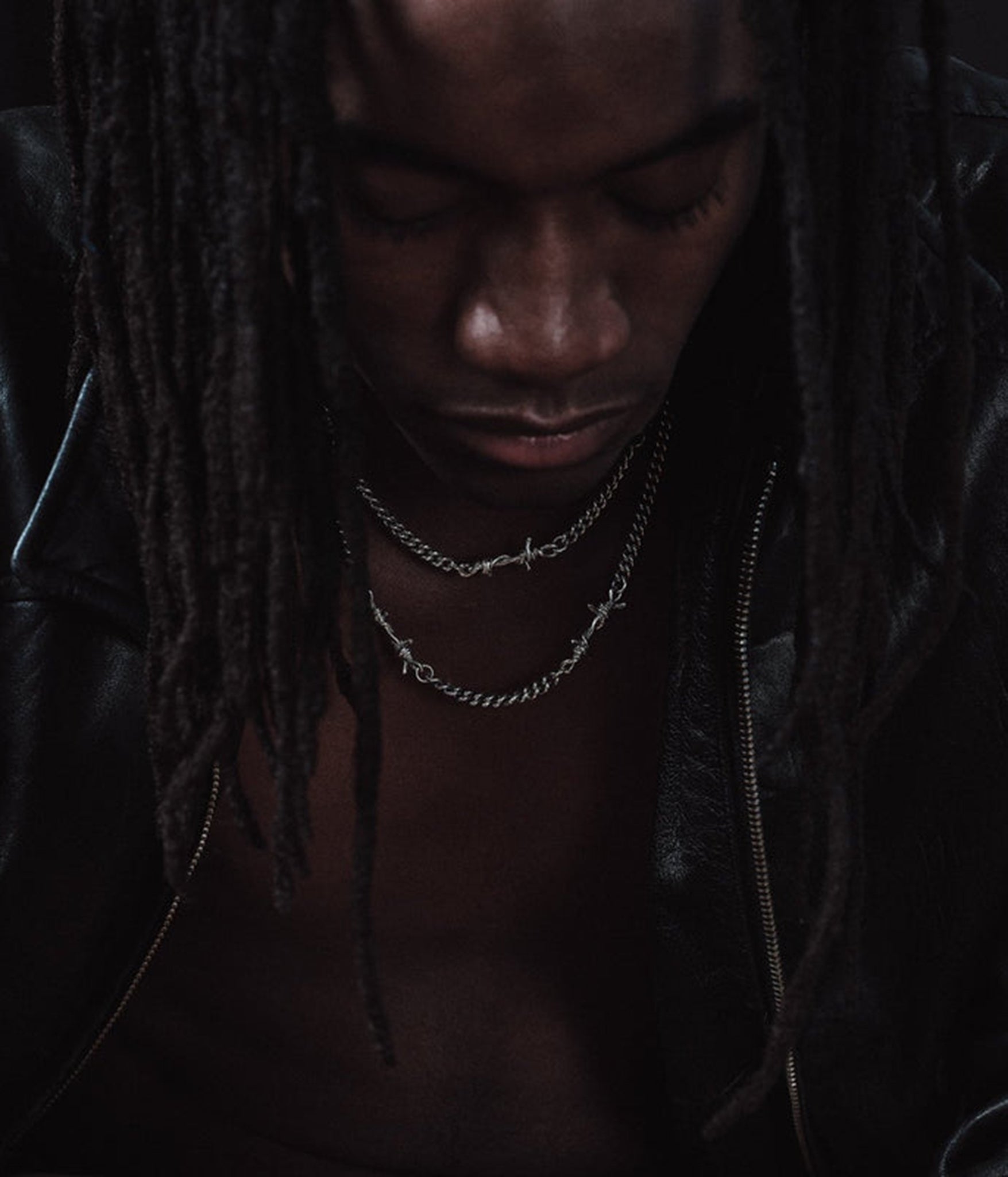 Triple_Link_Barbed_Wire_Curb_Thehunt