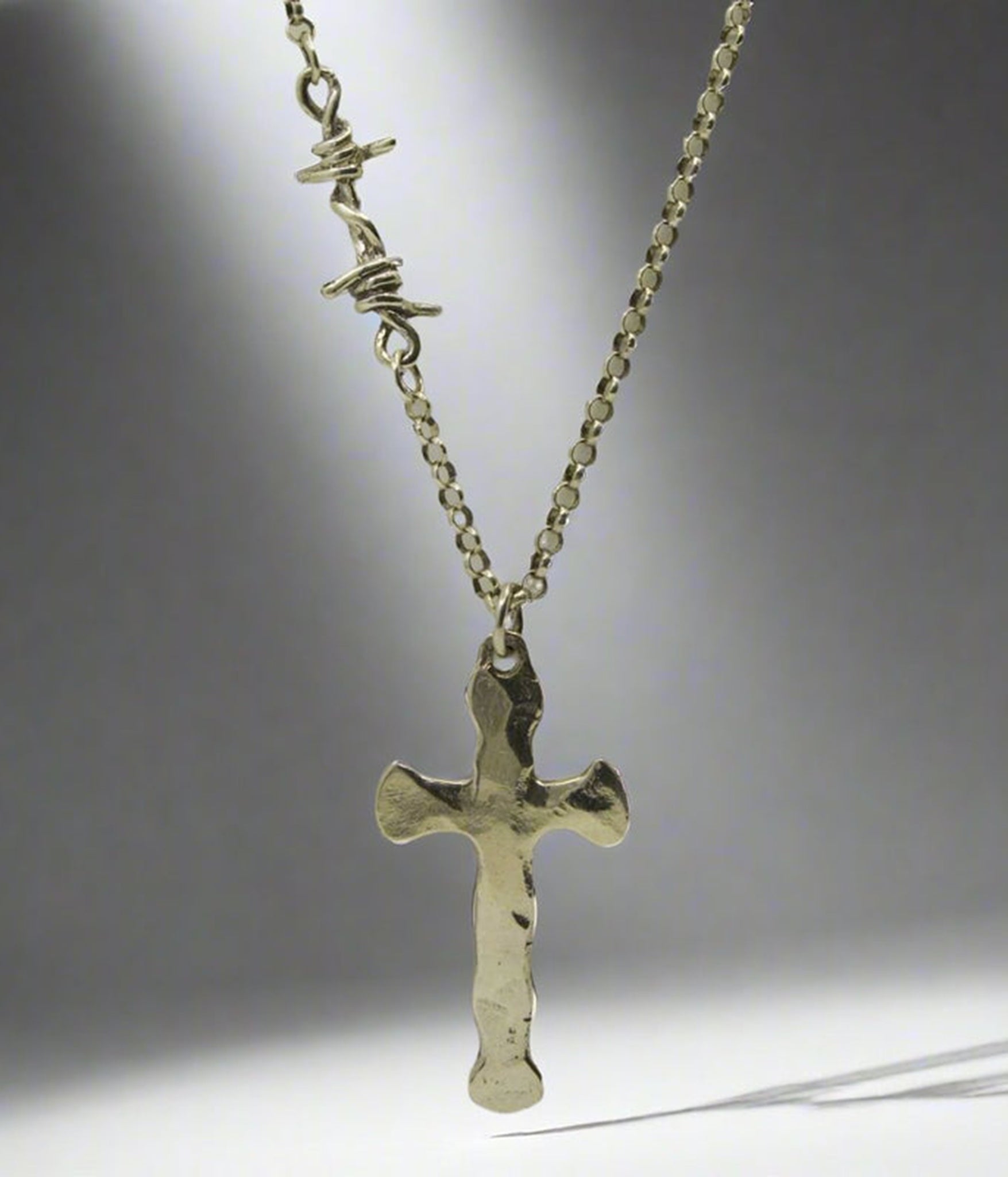 Xl_Cross_Barbed_Chain_Thehunt